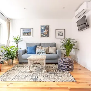 https://lx-design-apartment-near-congress-center.hotels-lisbon-portugal.com